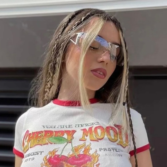 Luxury Sun Glasses - Picture 2 of 5